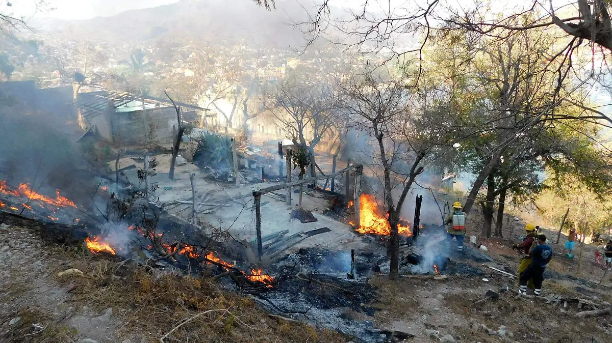 Incendio en Zihuatanejo